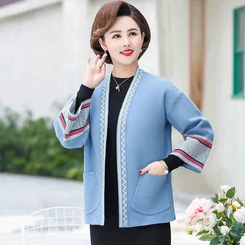 Mom's 2023 Autumn New Women's Coat Fashionable and High end 2023 New 40 to 50 Year Old Women's Knitted Cardigan Top Solid Color