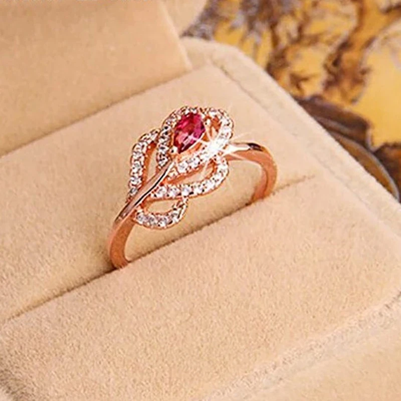 Huitan Rose Gold Color Leaf Rings with Red Cubic Zirconia Gorgeous Women Finger Accessory for Wedding Party Temperament Jewely