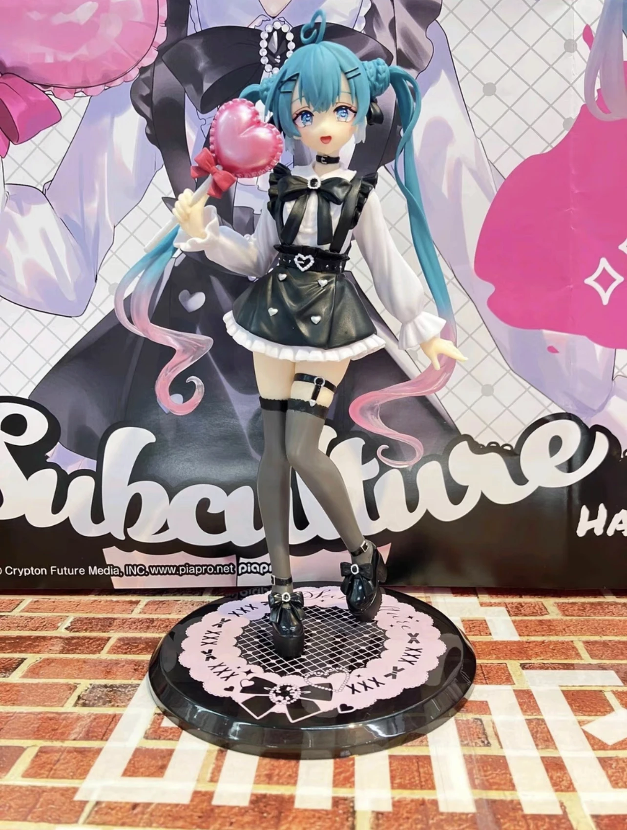 Original Hatsune Miku Figure Non Mainstream Fashion Subclture Anime Action Taito Model Collectible Toys Gift For Boy