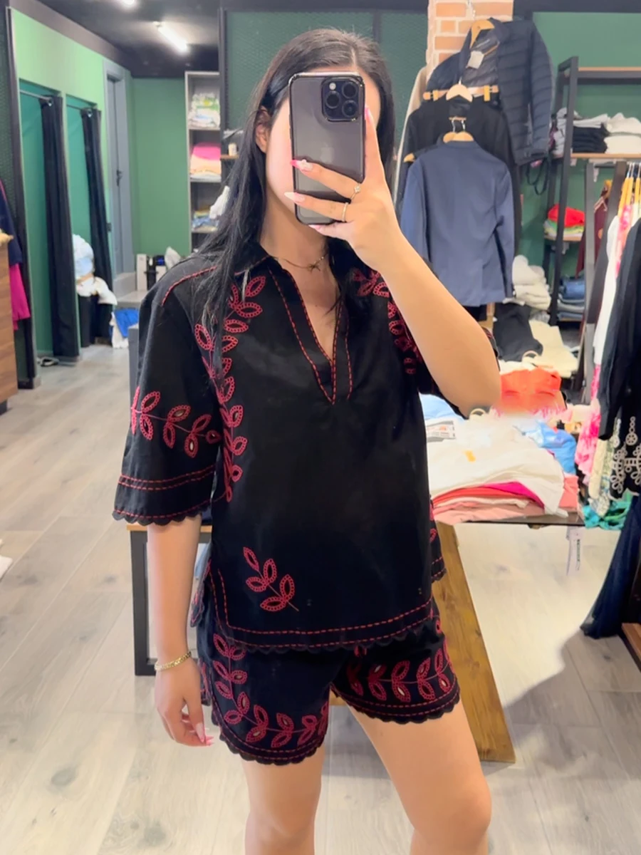 

Embroidery Lace Trim 2 Piece Set Women Summer New V Neck Short Sleeve Blouse Casual Loose Black Drawstring Matching Shorts Sets