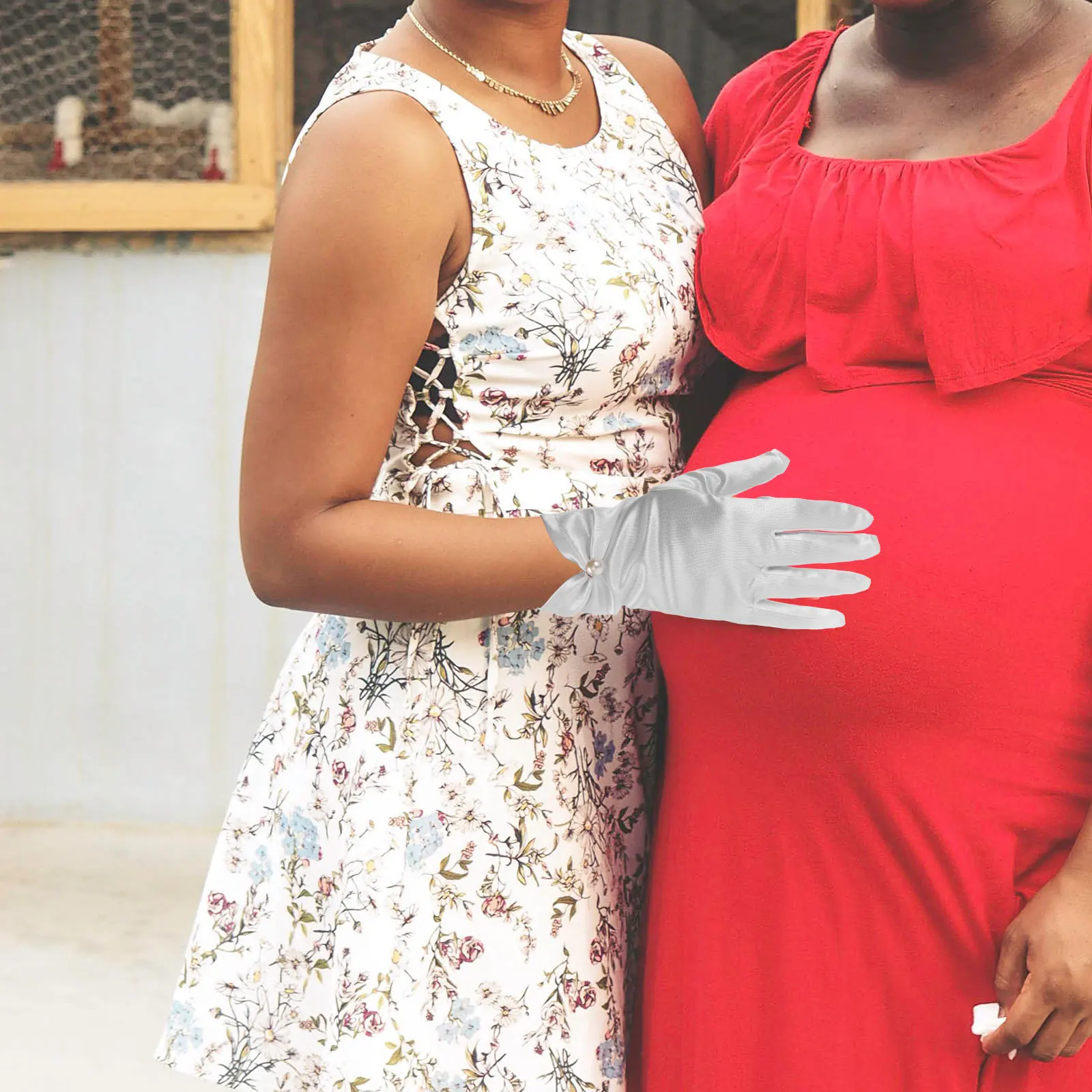 

1Pair Short Satin Bridal Gloves Vintage Elegant Wedding Gloves Classic Bride Accessory Bridal Wear Wedding Fashion