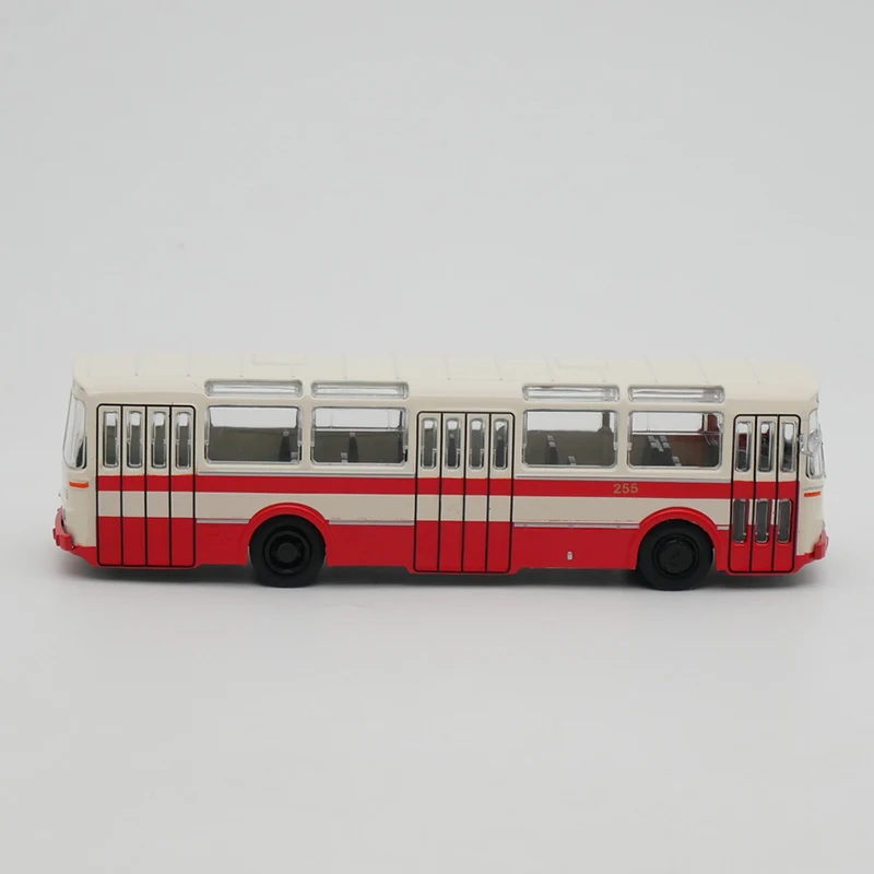 IXO 1:72 Skoda Karosa SM 11 Bus Simulation Alloy Car Model Diecast Toy Collectible Ornaments