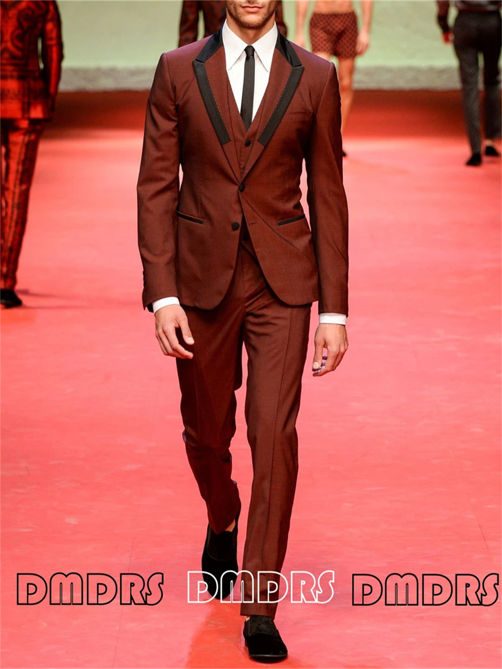 

Designer Made-to-Order Mens 3-Piece Suit Set, Peak Laple Suit Jacket, Vest Pants, Wedding Suit for Groom, Groomsman Tuxedo Plus