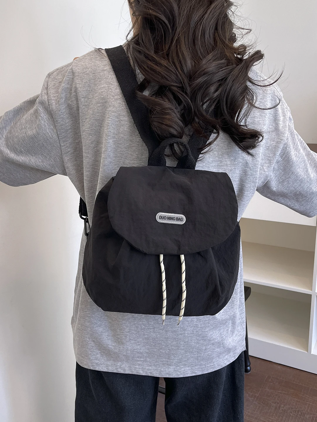 Fashionable Small Casual Backpack Women's 2026 Summer New Large Capacity Commuting Work Bag Outdoor Travel Bag