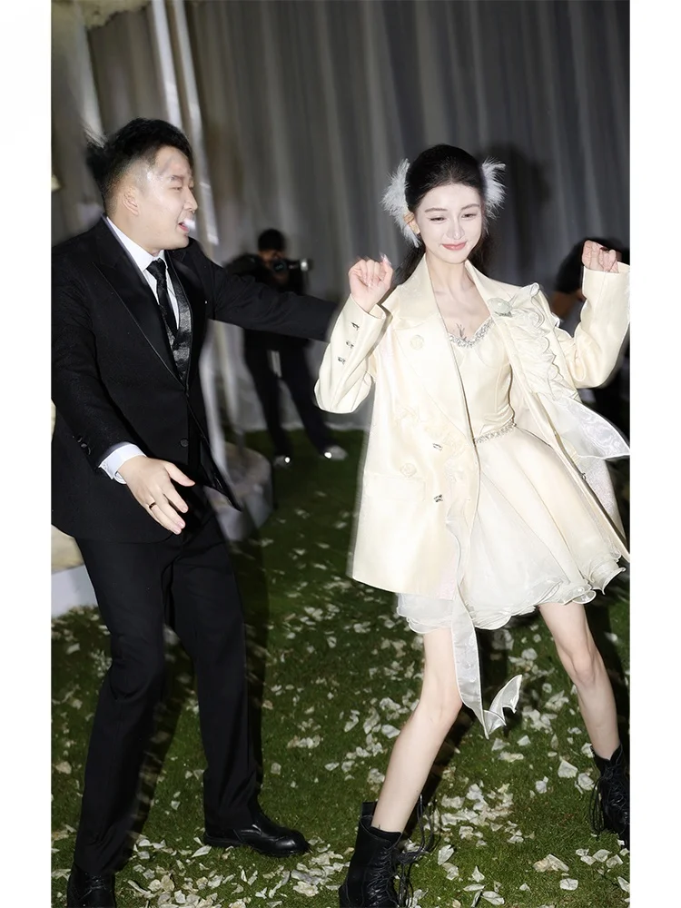 

Оригинальный комплект верхней одежды PITAO: юбка на бретелях, элегантный женственный стиль, модный комплект для студенток, рабочая форма, осенняя коллекция 2024