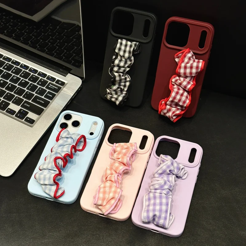 

TPULarge hole grid wrist case is suitable foriphone17promaxCreative new phone case design11Niche phone cases16plusMobile Phone P