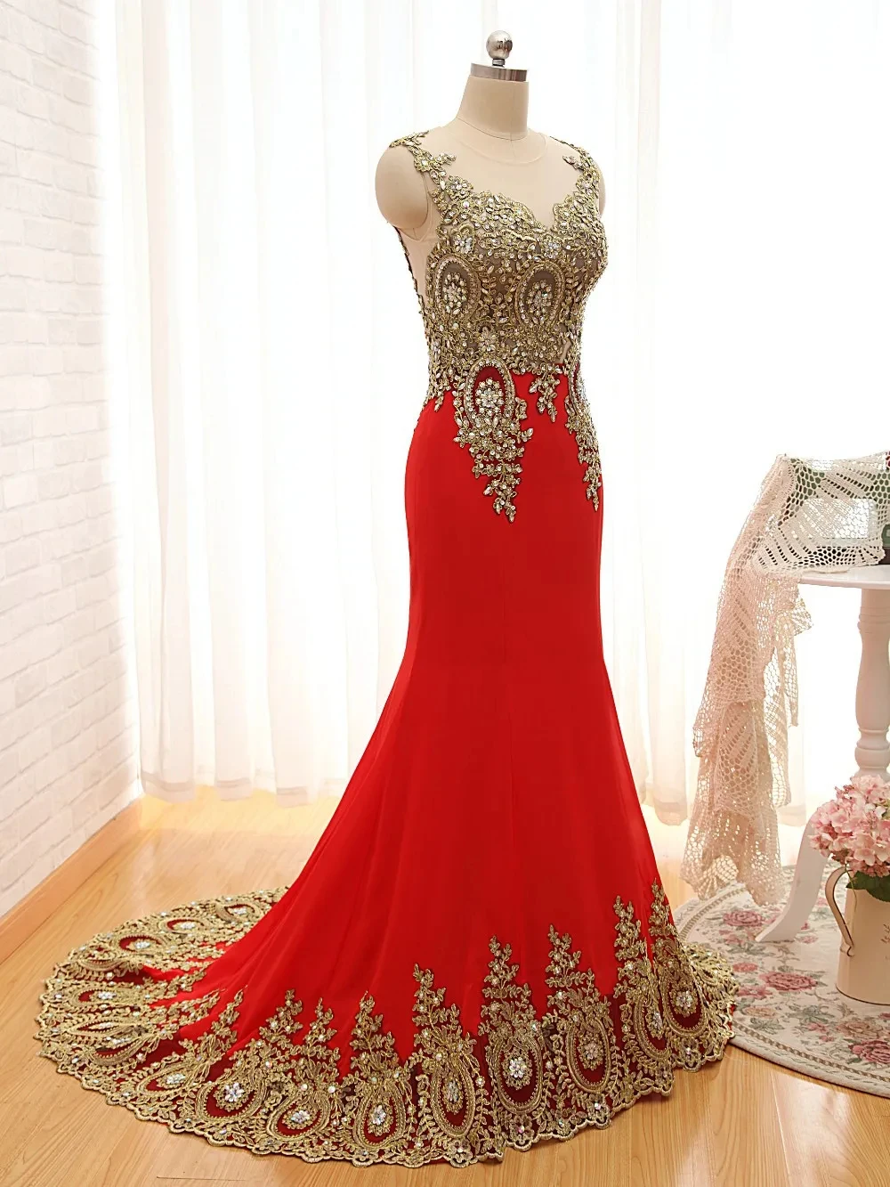 

Elegant Red Mermaid Evening Formal Dress With Gold Lace Appliqued Illusion Back Sleeveless Long Women Prom Gown Customized