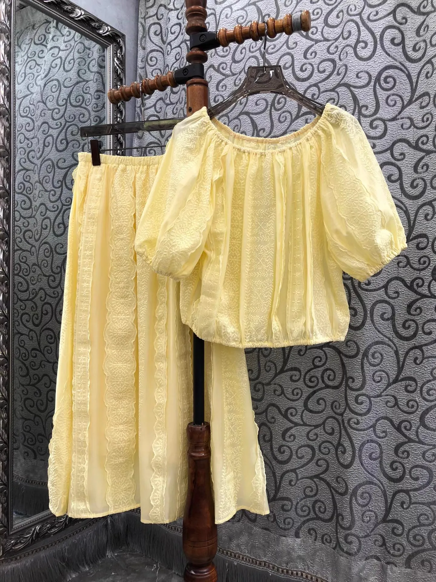 

Top Quality New Skirt Suits 2025 Summer Clothes Set Women Lace Embroidery Tops Blouse+High Waist White Yellow Skirt Suits 2pcs
