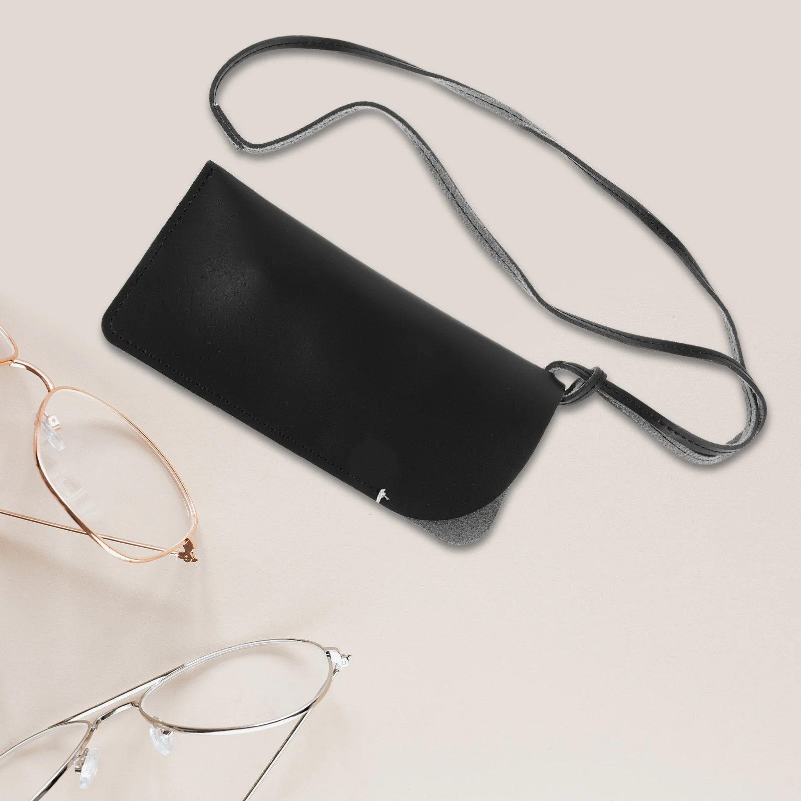 

Hanging Neck Eyeglass Case Portable PU Material Scratch Resistant Multi Functional Storage for Sunglasses Glasses Keys Phone Men