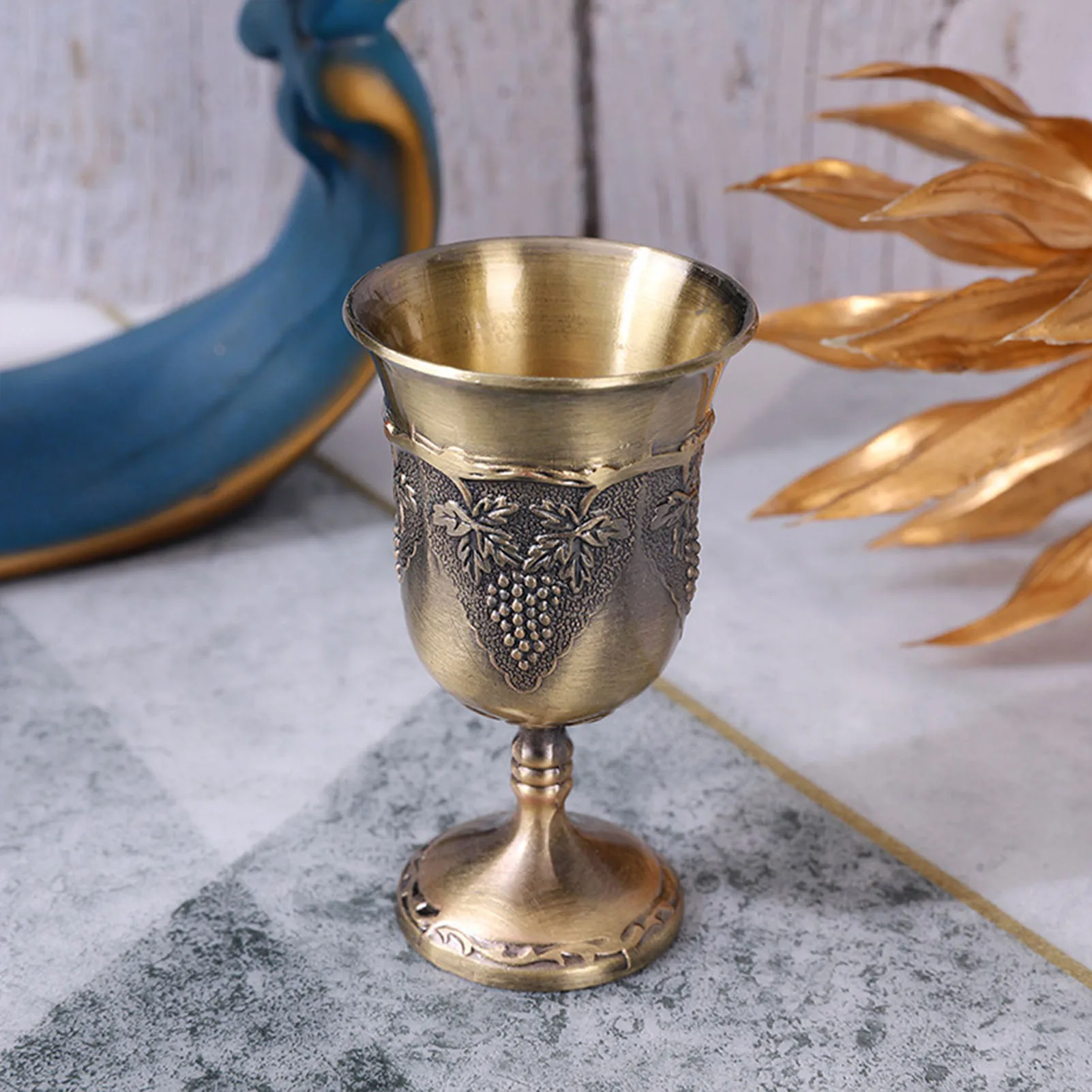 Vintage Chalice Wine Goblet European Style Imitation Classic Castle Carving Goblet for Party Gathering Accessories C66