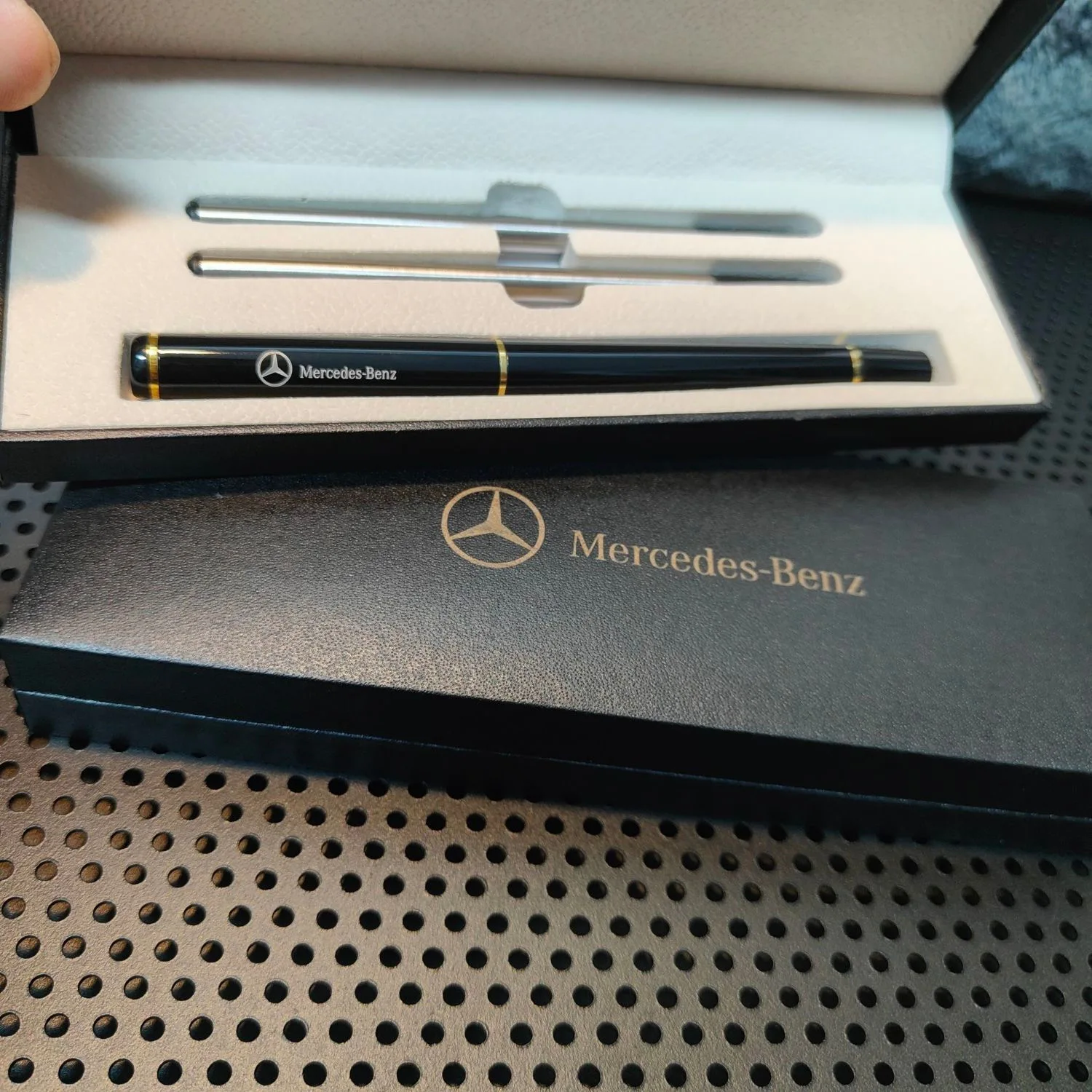 Carry with Luxury Metal Ballpoint Signature Pens Car Interior Accessories For Mercedes Benz AMG W206 W204 W205 W212 W213 W221