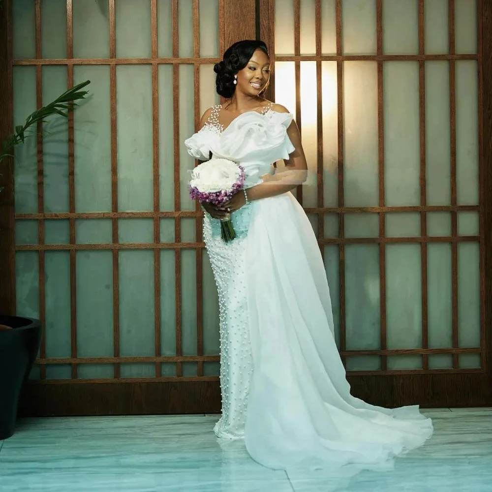 Pearls Beads Wedding Dress for Women Ruffles Neckline Mermaid Bridal Gown with Detachable Train African Womens Robe De Mariée