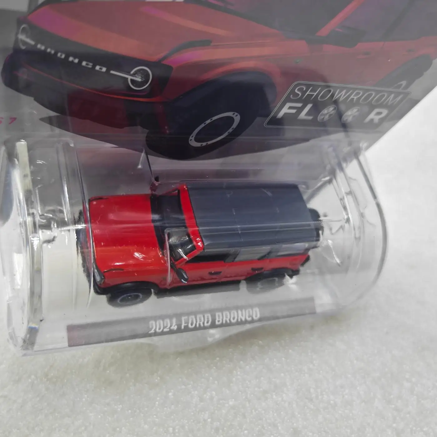 

1: 64 Exhibition Hall Floor Series 7-2024 Ford Mustang 4-Door Wilderness - Chili Red Advanced Car Model Collectibles