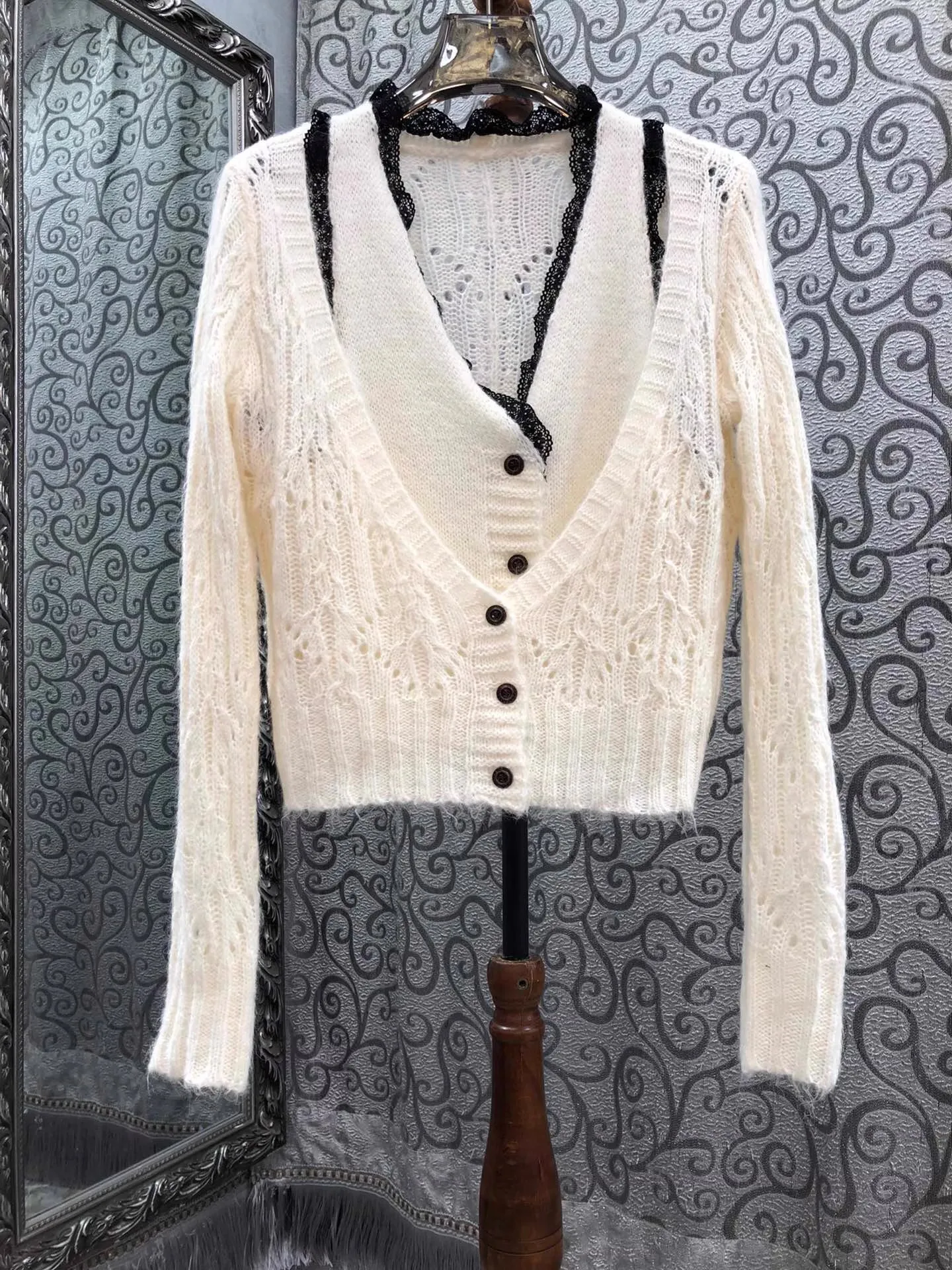 

2025 Autumn Winter Fashion Sweaters High Quality Wool Blend Knitting Lace Patchwork Long Sleeve Crochet Cardigan Tops Outwear