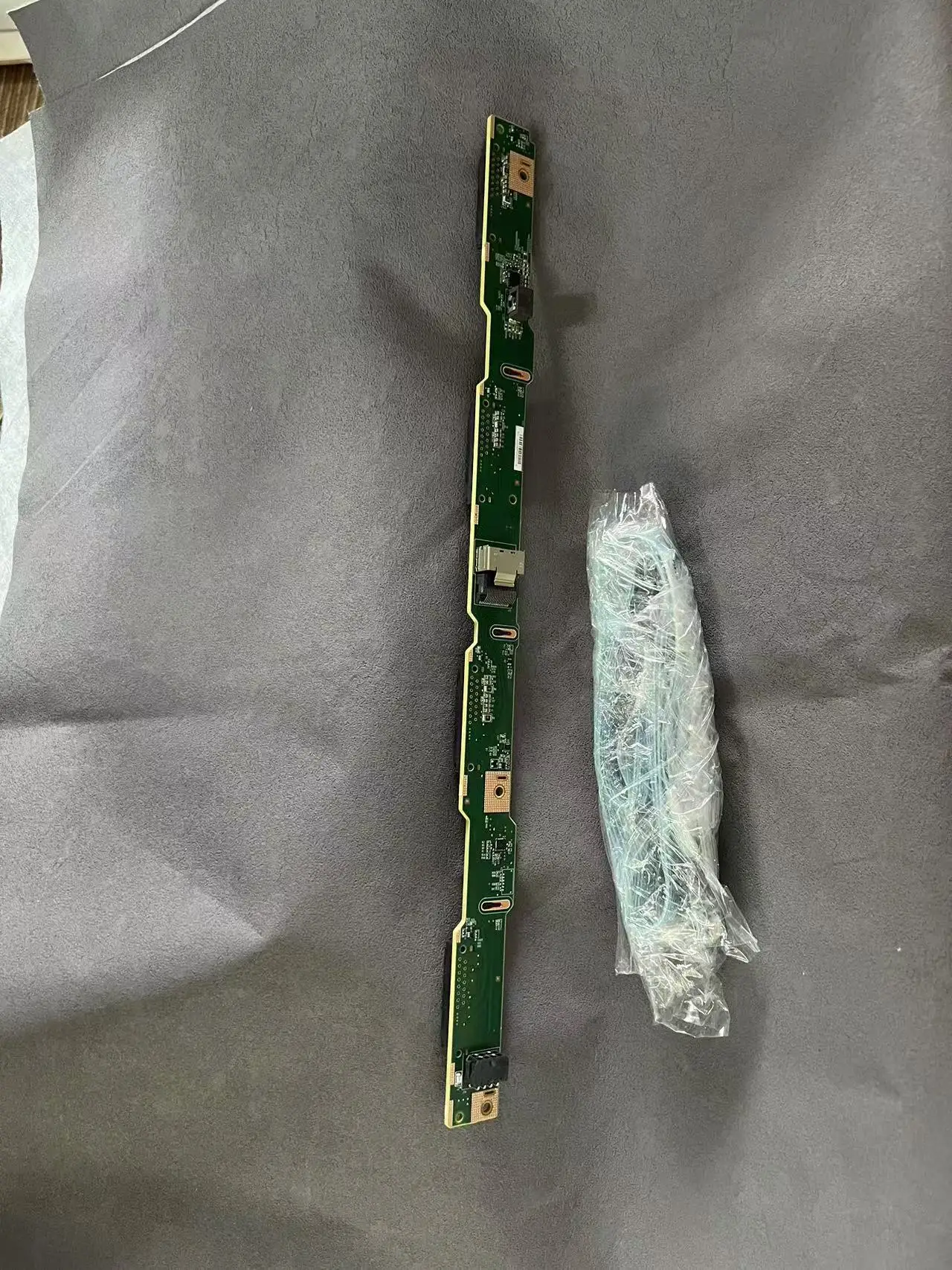 

P23681-001 4LFF Backplane for DL325/385 G10+