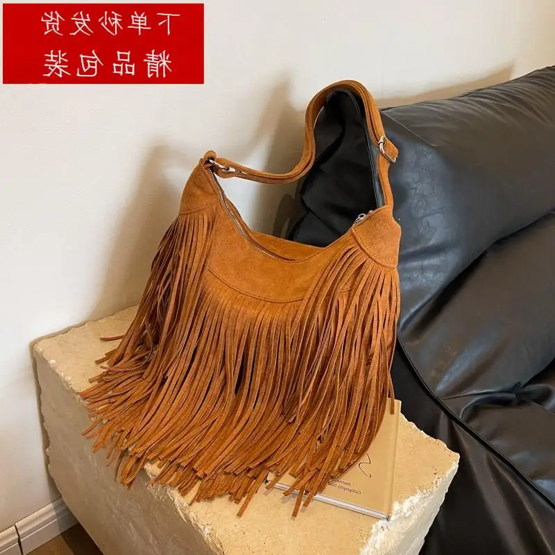 

Ретро-сумка в западном стиле с бахромой, большая дорожная сумка через плечо для женщин, модная сумка из мягкой искусственной кожи, однотонная.