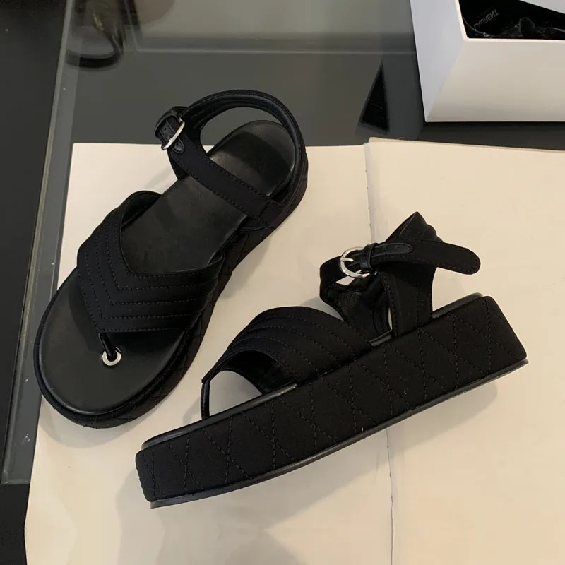 

Women's Thong Toe Quilted Strap Ankle Buckle Platform Flat Sandals Casual Daily Summer Beach Vacation Footwear Drop Shipping