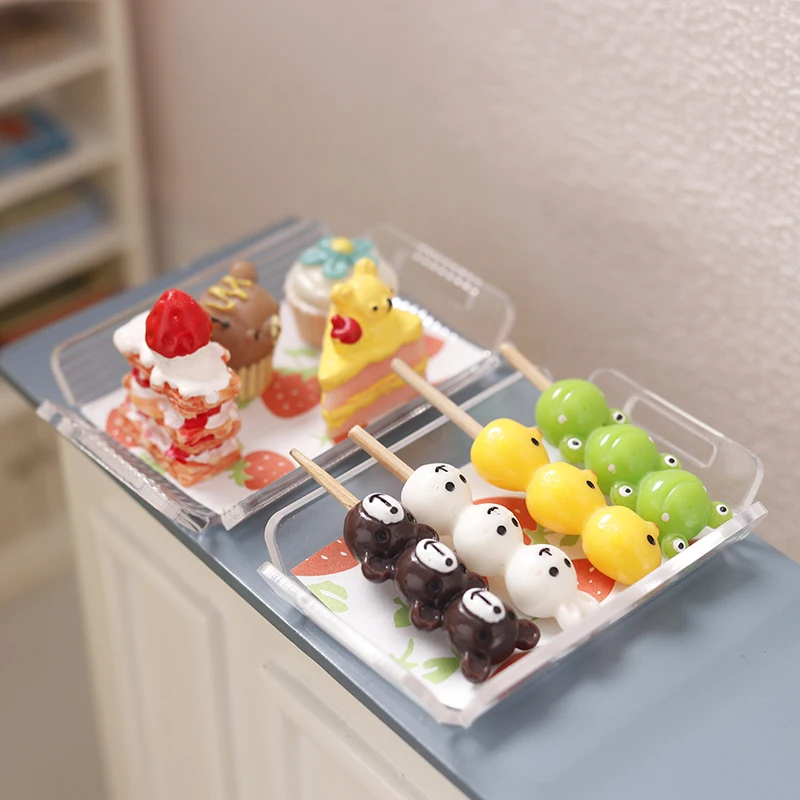 Bandeja de rayas transparentes en miniatura para casa de muñecas, Mini bandeja de té, bandeja de almacenamiento de postres de pastelería de frutas, plato de cena, modelo de decoración de juguetes, 1:12