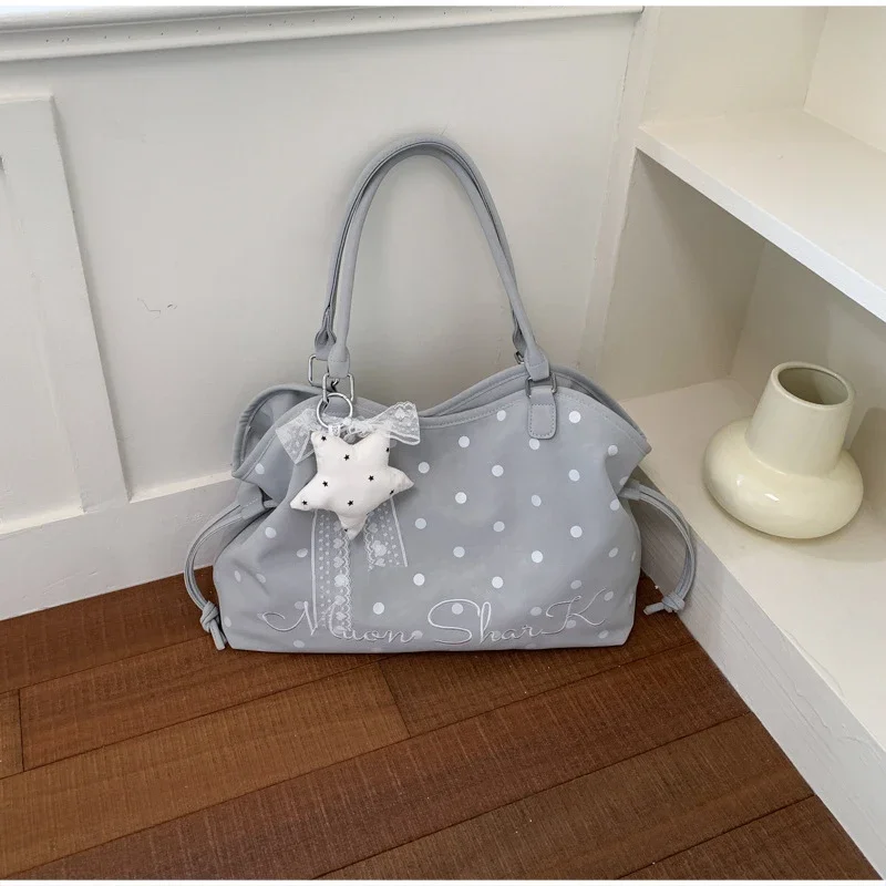 Koreanische große Canvas-Tragetasche mit Polka-Dot-Sternmuster, süße, edgy Schultertasche im Ballett-Schleifen-Stil, vielseitige Damen-Handtasche für den Arbeitsweg – Detail 20