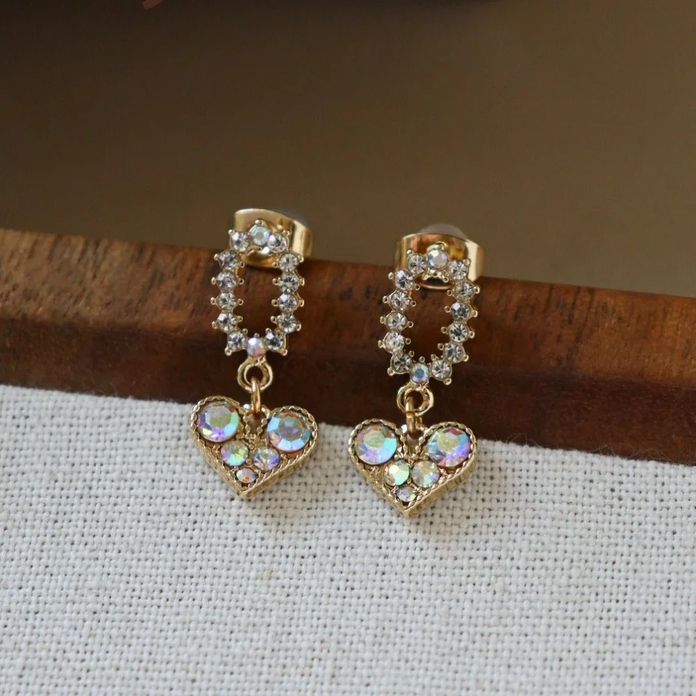 

New Korean Style Elegant Temperament Versatile Love Charms Pendant Earrings Light Luxury High-end Romantic Earrings for Women