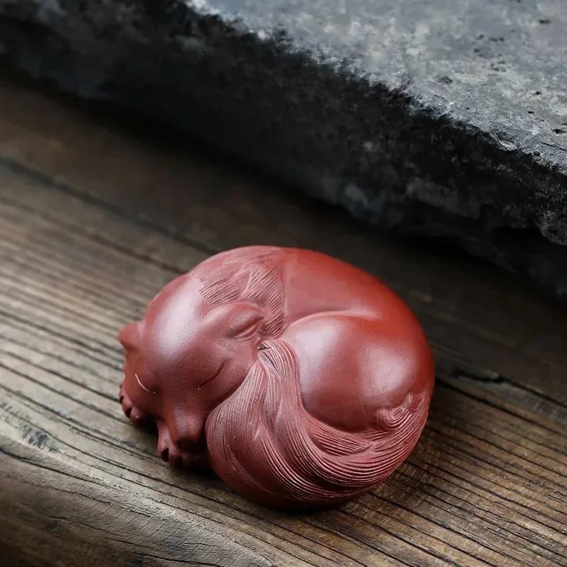 

Скульптура ручной работы, креативная фиолетовая глина, чайные животные на кончиках пальцев, статуя маленькой лисы, украшение для дома, чайный сервиз, украшение, художественный подарок