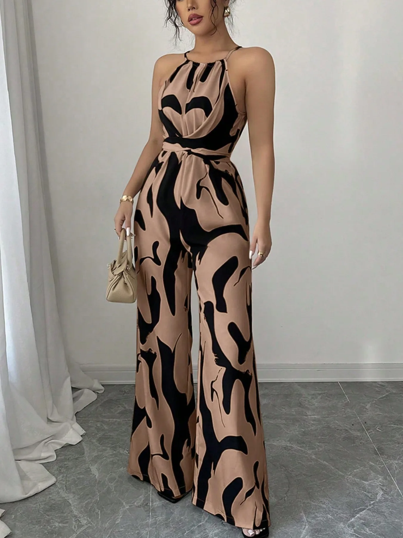 

Женский комбинезон с подвесным воротником и принтом для похудения талии. Высококачественный летний новый универсальный ретро-комбинезон на шнуровке.