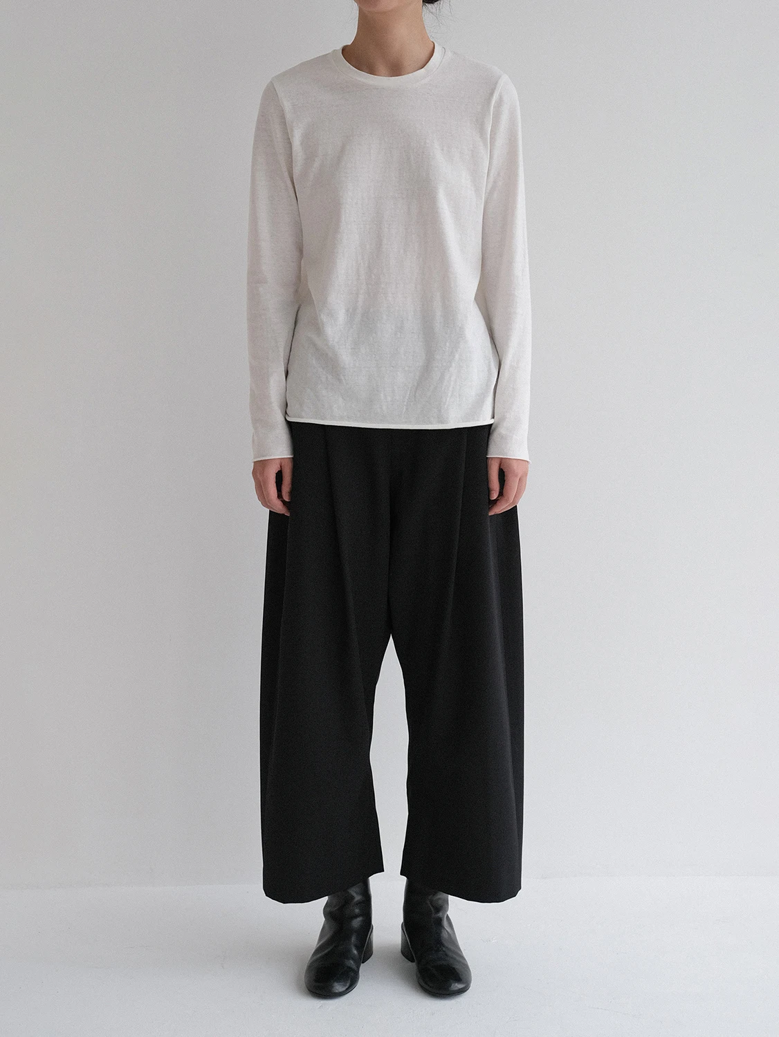 

Винтажная белая футболка из хлопка и шелка с длинным рукавом, с деревянной застежкой, повседневная, классический узор, прямой крой, осенняя коллекция, женская