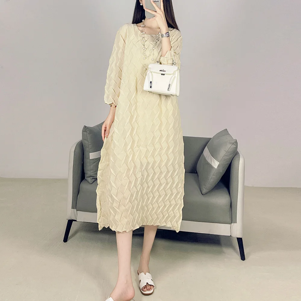 

Miyake Pleated 3D Tofu Block Dress for Women - 2025 Autumn New Arrival, Loose Fit, Slimming Effect, Plaid Textured Skirt