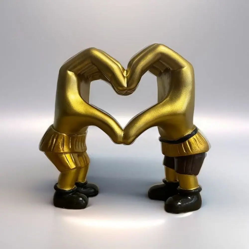 

Loveheart-shaped Valentine's Day Decorations Two Hands Humanoid Valentine's Day Adornment Resin Golden Festive Table Model Toys