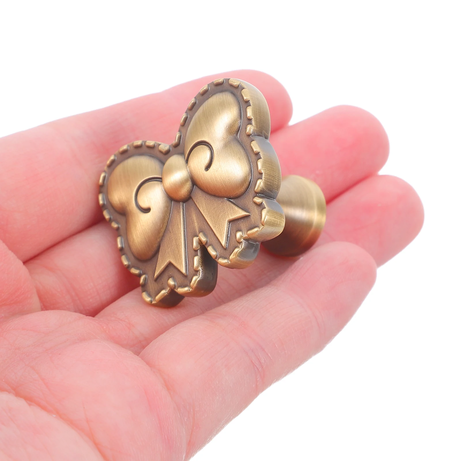 

Bronze Bow Shaped Brass Wardrobe Handle French Luxury Vintage Decorative Cabinet Drawer Pull Hardware Accessories for Closet