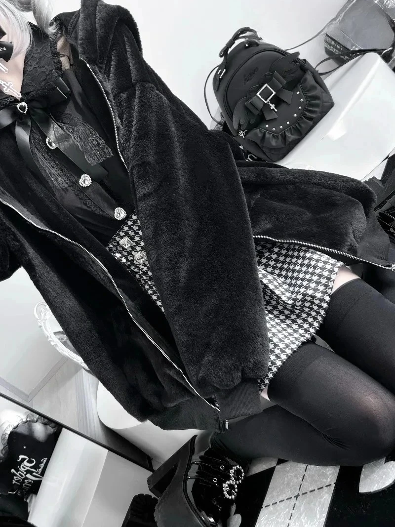 

Осень-зима, новое милое универсальное черное пушистое пальто с длинными рукавами для девочек, свободная толстовка на молнии с капюшоном для женщин