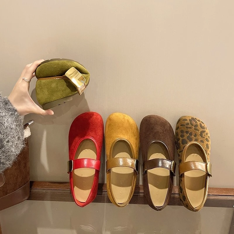 Spring/Autumn Women's Mary Jane Flats round Toe Suede Shoes Fashion Slip-On Casual Shoes Metallic Buckle Strap Vintage Footwear
