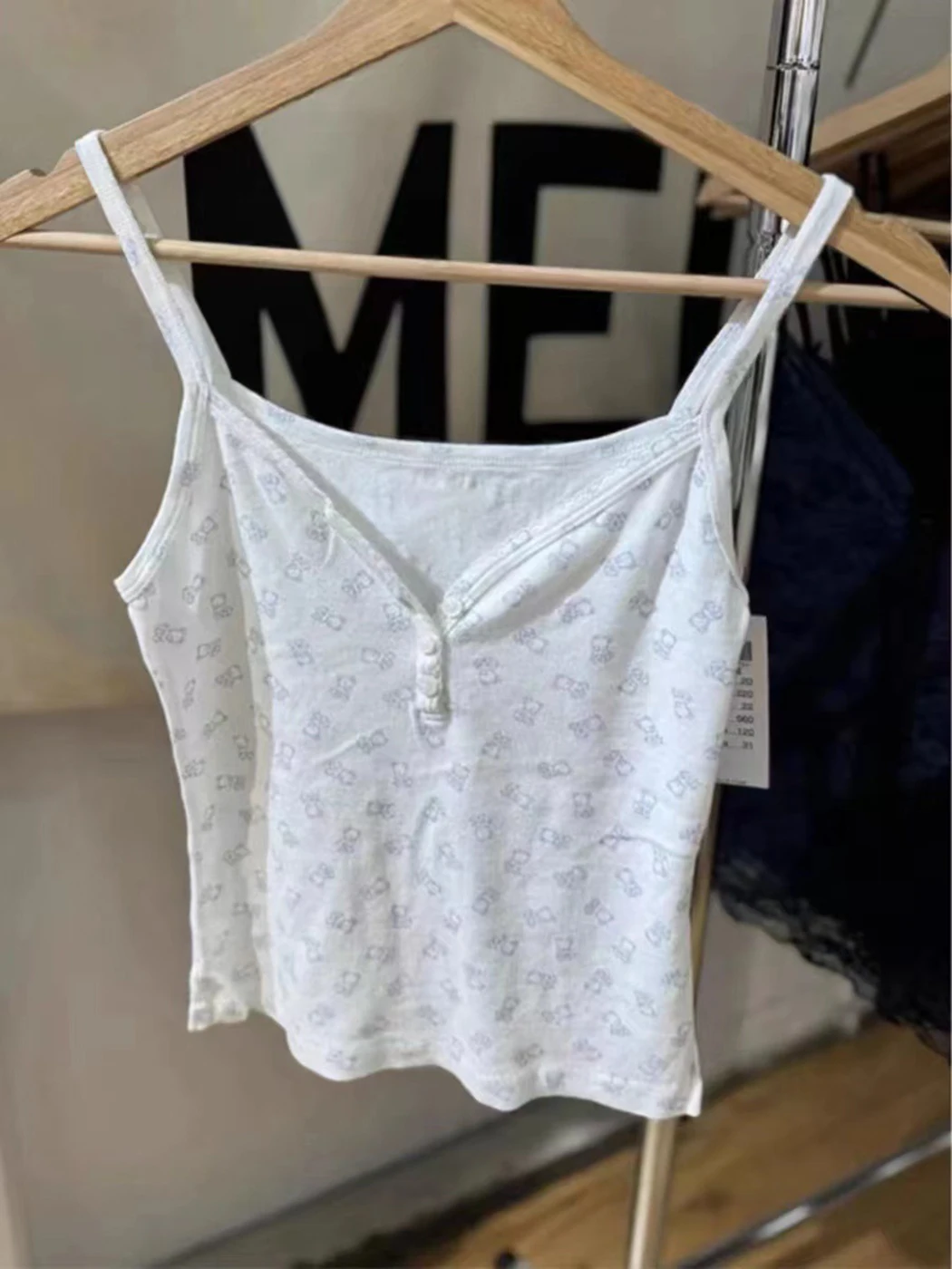 

Lace Trim Bear Tank Tops Women Summer 2000s Y2K Clothes 2024 Button V Neck Sexy Camis Tanks Girls Fashion Cute Kawaii Crop Top