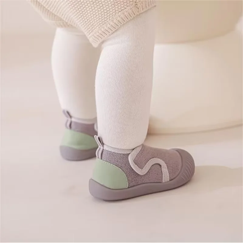 ฤดูหนาวฤดูใบไม้ร่วงเด็กวัยหัดเดินเด็ก Soft Sole Plush หลายสีรองเท้า Anti-Skid กลางแจ้ง Casual รองเท้าเด็กรองเท้าผ้าใบ