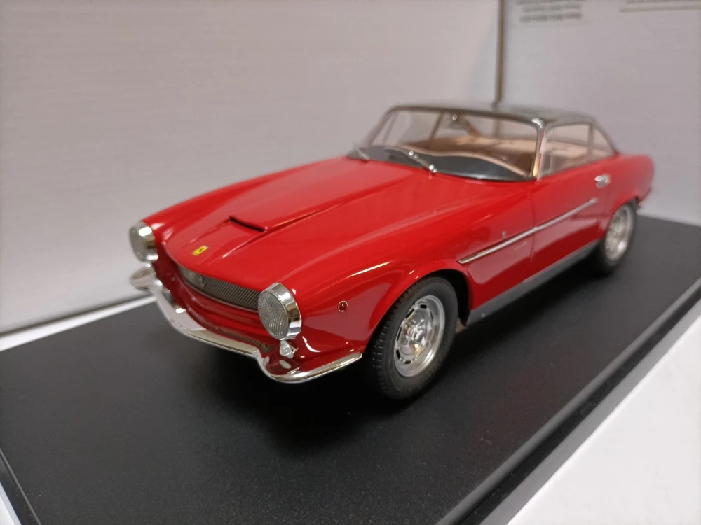 Matrix 1:18 250GT Berlinetta SWB 1960 Vintage Car Simulation Limited Edition Resin Metal Static Car Model Toy Gift