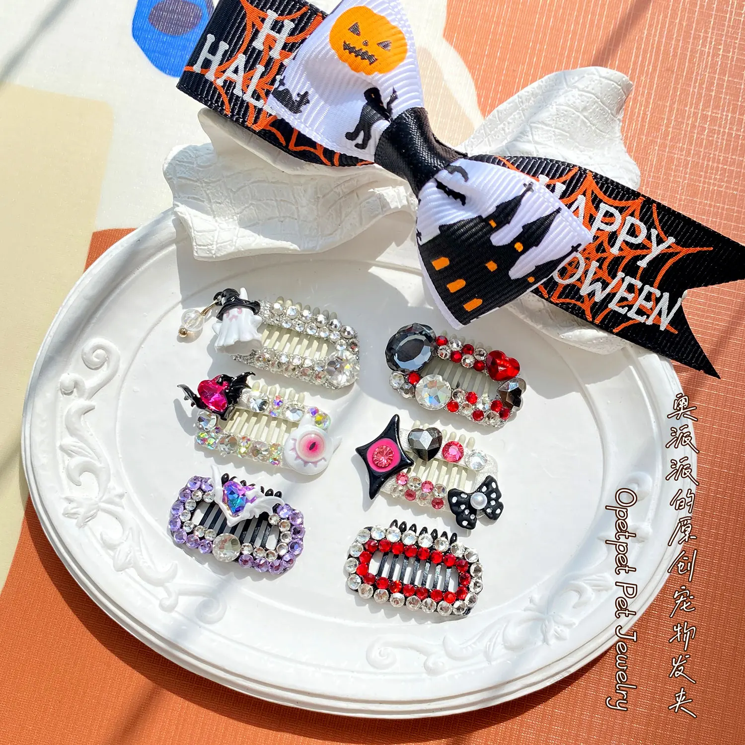 

Fine Handmade Pet Dog Hairpins Luxury Chic Crystal Diamond Bow Holiday Party Head Wear Cute Hairpins For Puppy Dog Pet Accessory