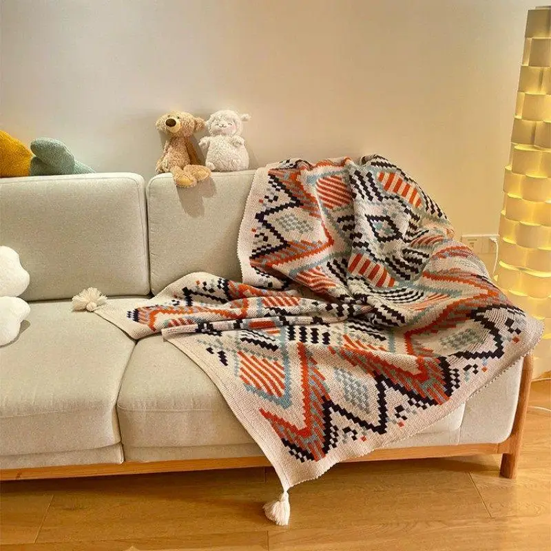 Nordic Style Knitted Blanket Office Nap Blanket Single Person Shoulder Shawl Woolen Blanket Cloak Small Blanket Geometric Pat...