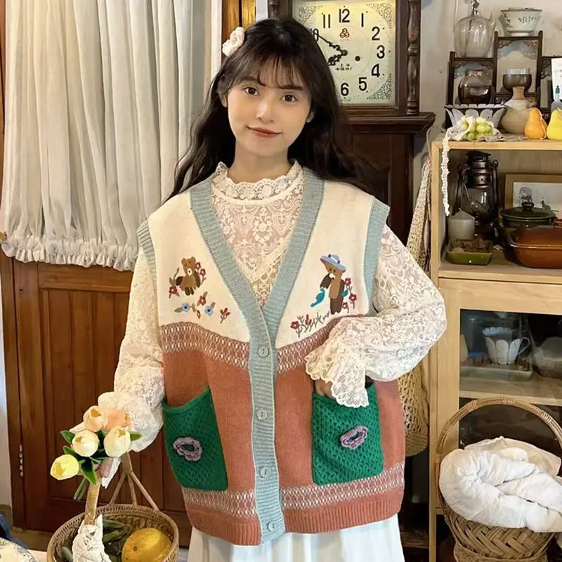 Flower Bear Embroidery Retro Contrast Knitted Vest Sweater Women Sleeveless V Neck Preppy Style Cardigan Winter Sweater Shrug