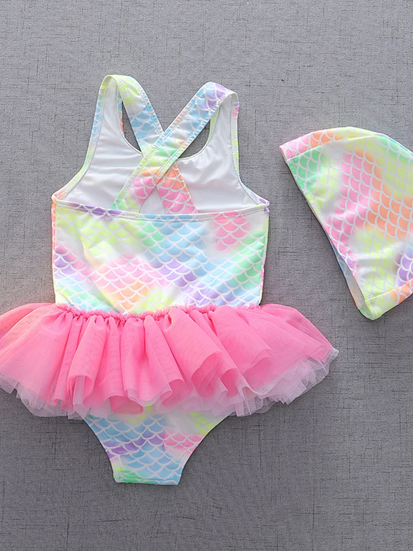 Eendelig badpak met visschaalprint voor meisjes, gratis hoed en mesh rok voor zomerzwemmen en strandvakantie