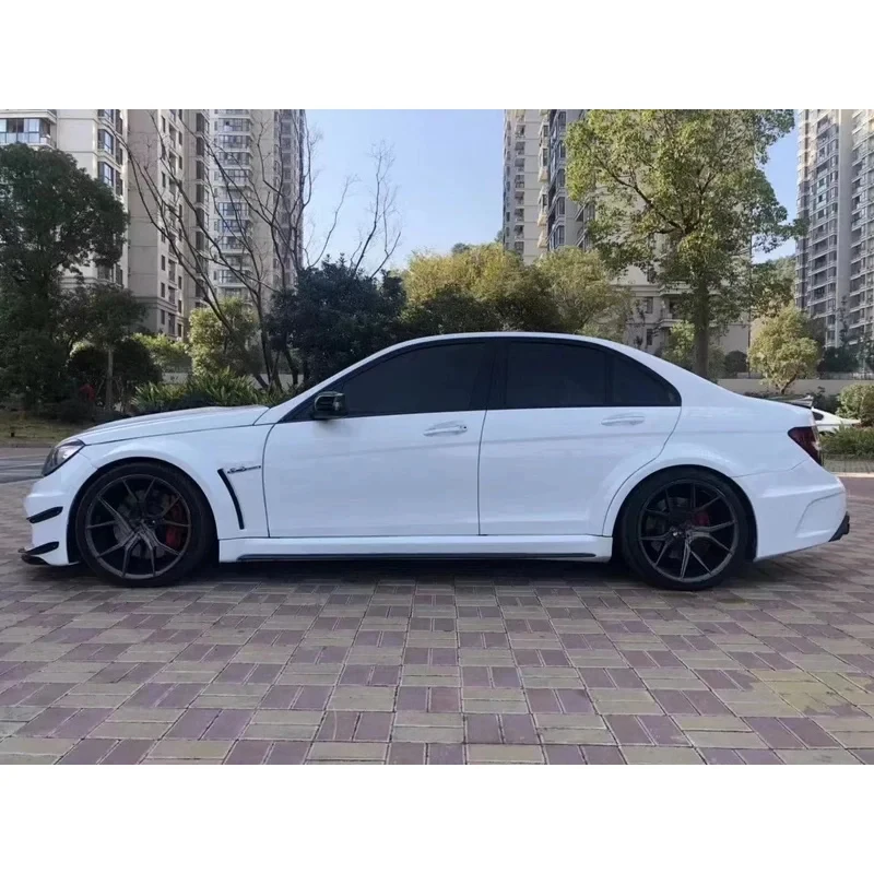 

Комплект расширения кузова Black Series W204 C20 C220 C632 Four. Стекловолокно! Декор!