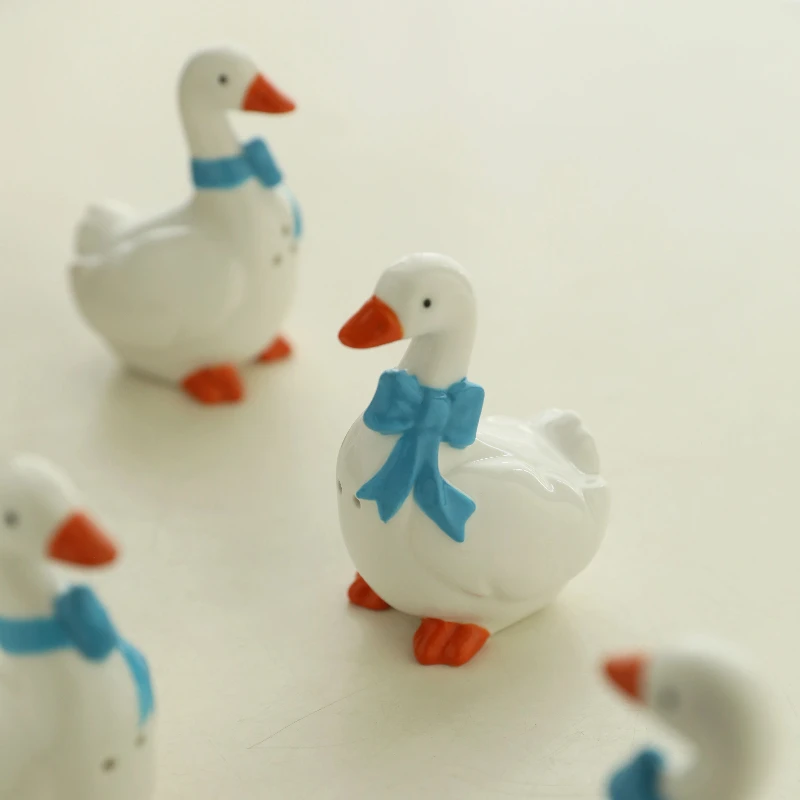 Antique silk ribbon goose ceramic ornament,hand-painted ceramic pepper bottle seasoning jar,dining table decoration accessory
