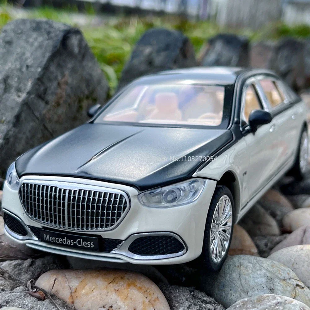 1/24 Scale Maybach S680 Simulation Alloy Toy Car Model Die-casting Metal Sound and Light Pull Back Children Toys Gift Collection