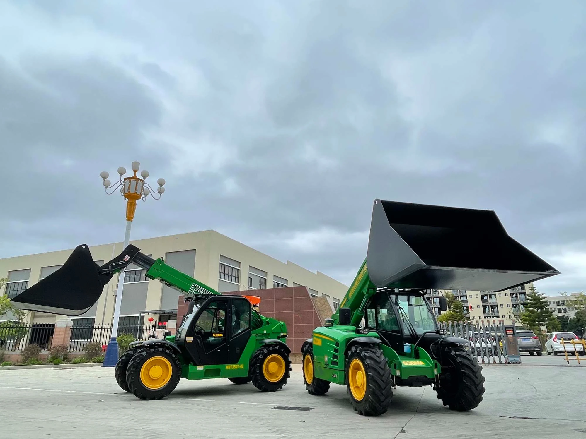 YG Telehandler Telescopic Loader Forklift Mini Telehandler 3ton 3.5ton 4ton 7m 16m 17m Agricultural for Sale