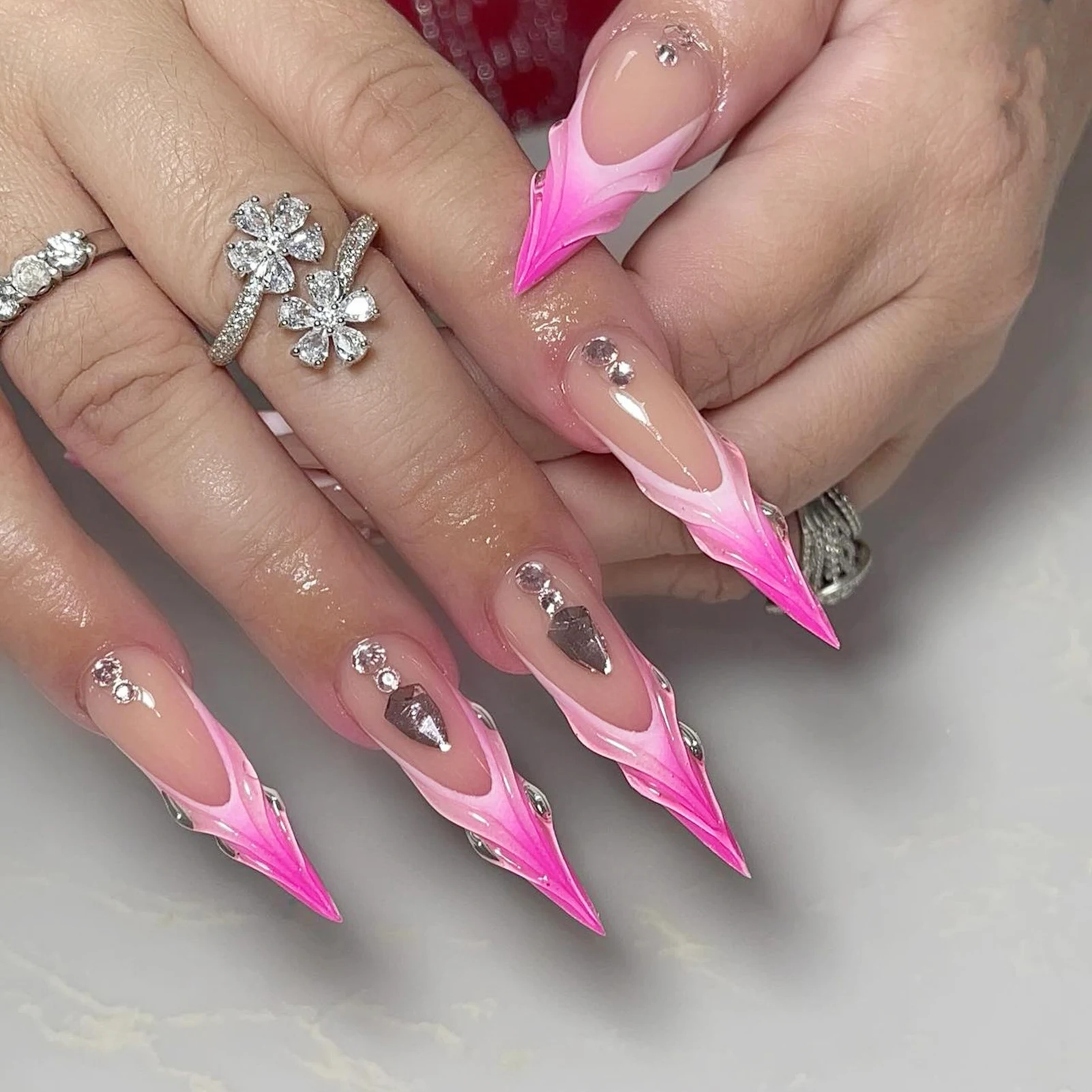 Franse Nepnagels Met Roze Gradiënten Tip Charmant Comfortabel Om Manicure Nagels Te Dragen Voor Dagelijks En Feestjes Dragen