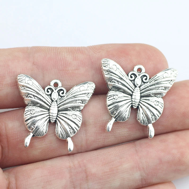 

Newest 8Pieces 23*25mm Mixed Alloy Antique Silver Color Pretty Butterfly Charms Fashion Pendant Necklace For DIY Jewelry Making