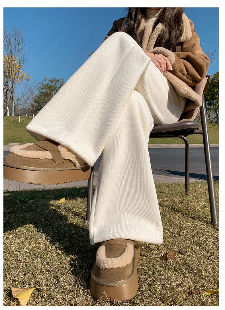 Pantaloni a gamba larga in velluto da donna in autunno e inverno con vita alta e tubo dritto con sensazione di sospensione realizzato in ciniglia