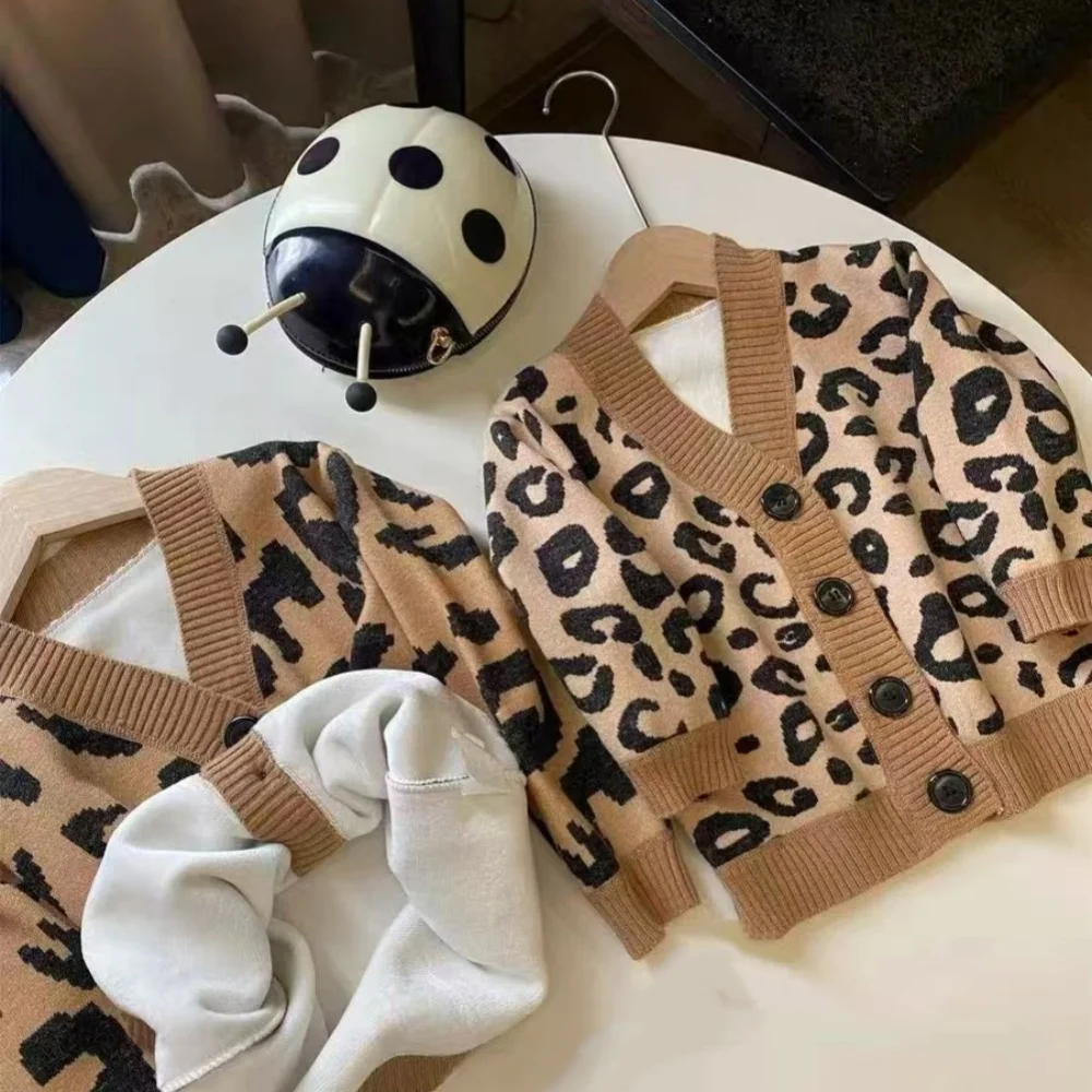 

Children's Autumn And Winter New Style With Plush And Thickened Warm V-neck Leopard Print Knit Sweater Cardigan Sweater