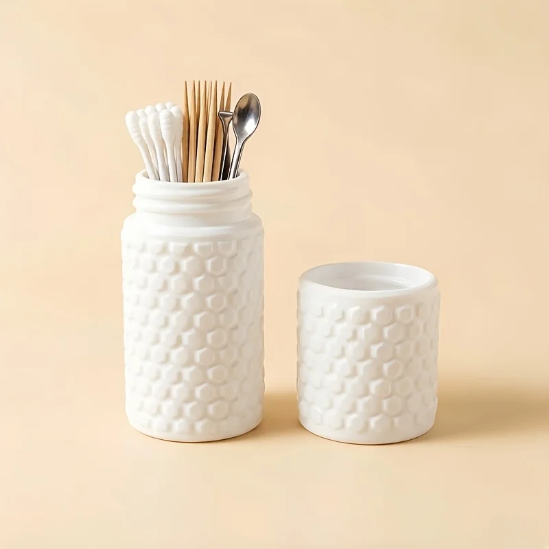 An attractive storage box，Very suitable for storing sprouts、Cotton Swab、Toothpick、Ear picks and various small items。It saves spa