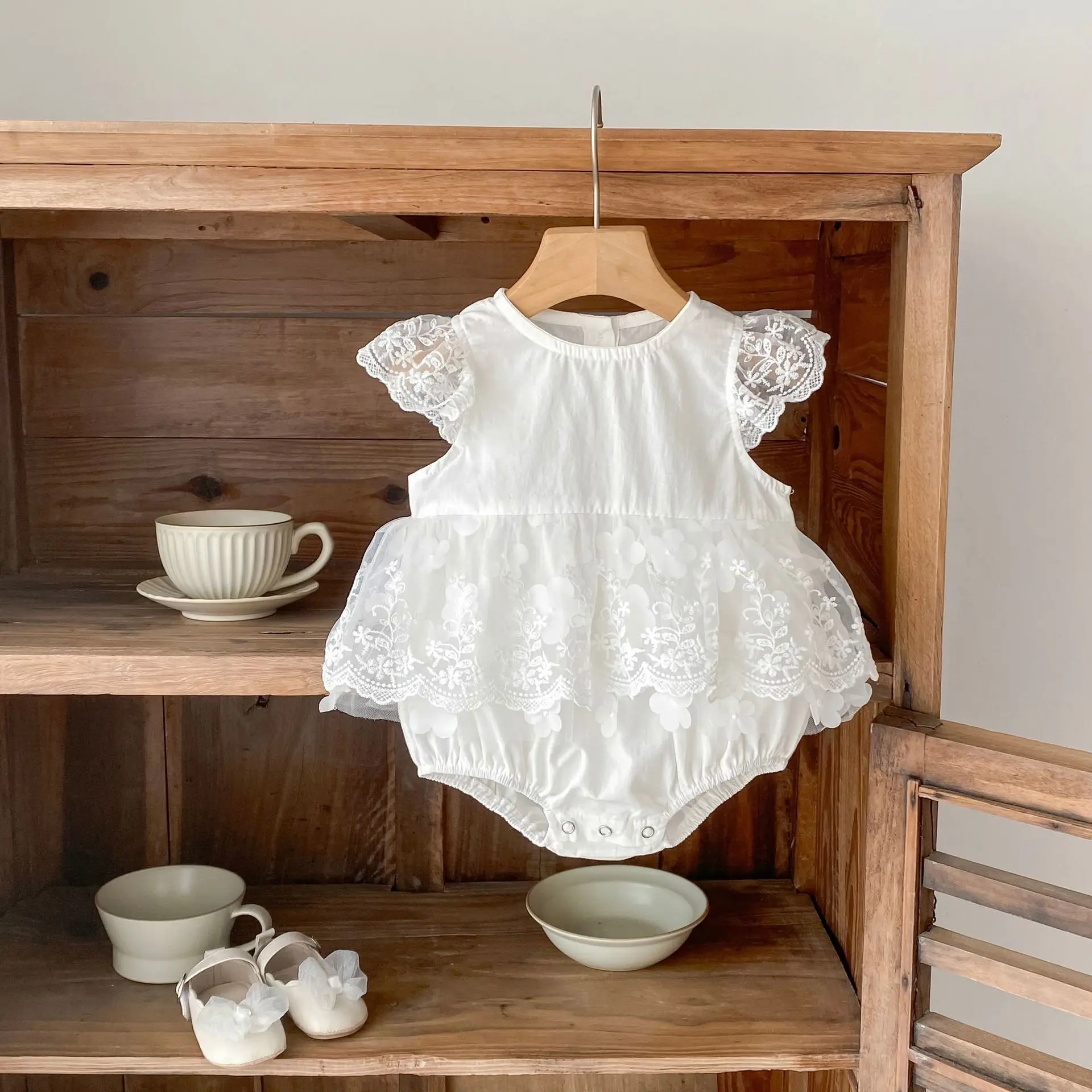 

2025 Summer Outfit New Baby Girl Round Neck Crawling Suit Lace Fly Sleeves Versatile Bag Fart Jacket