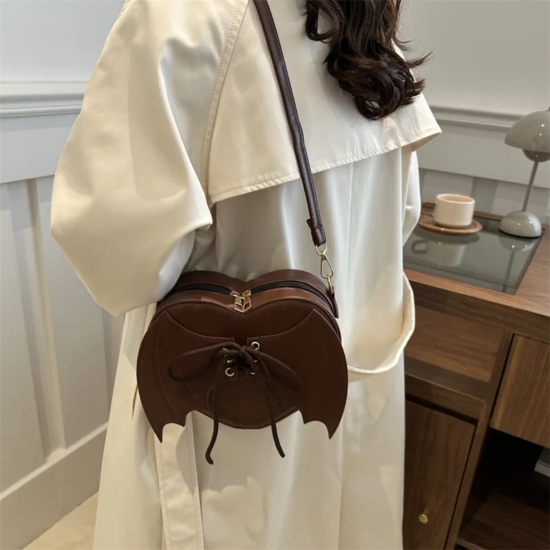 New Temperament Fashion Design Single Shoulder Crossbody Foreign Style Solid Color Autumn Simple Texture Underarm Crossbody Bag